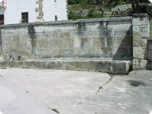 Fuente de sillería del siglo XVI